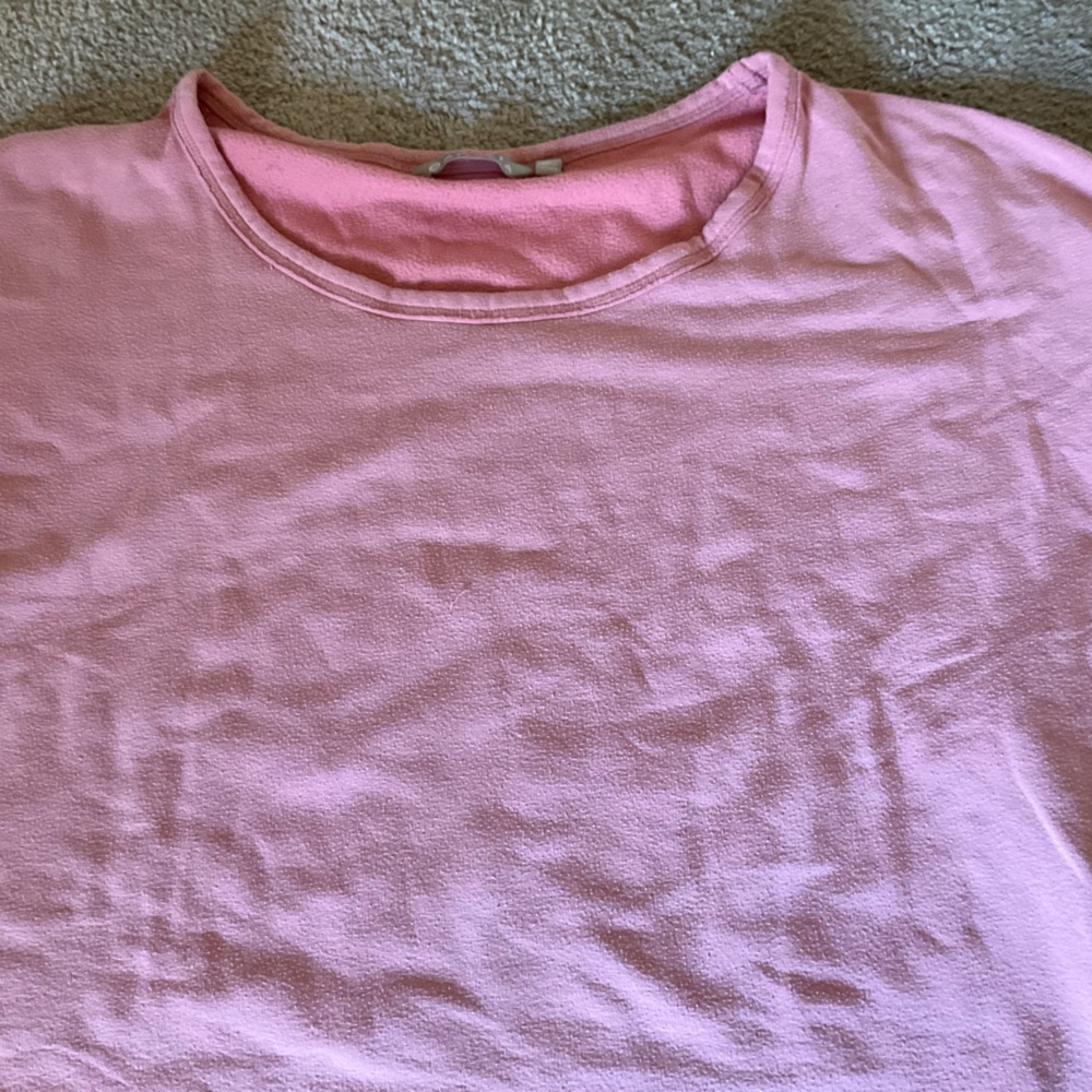 Athleta pink shirt